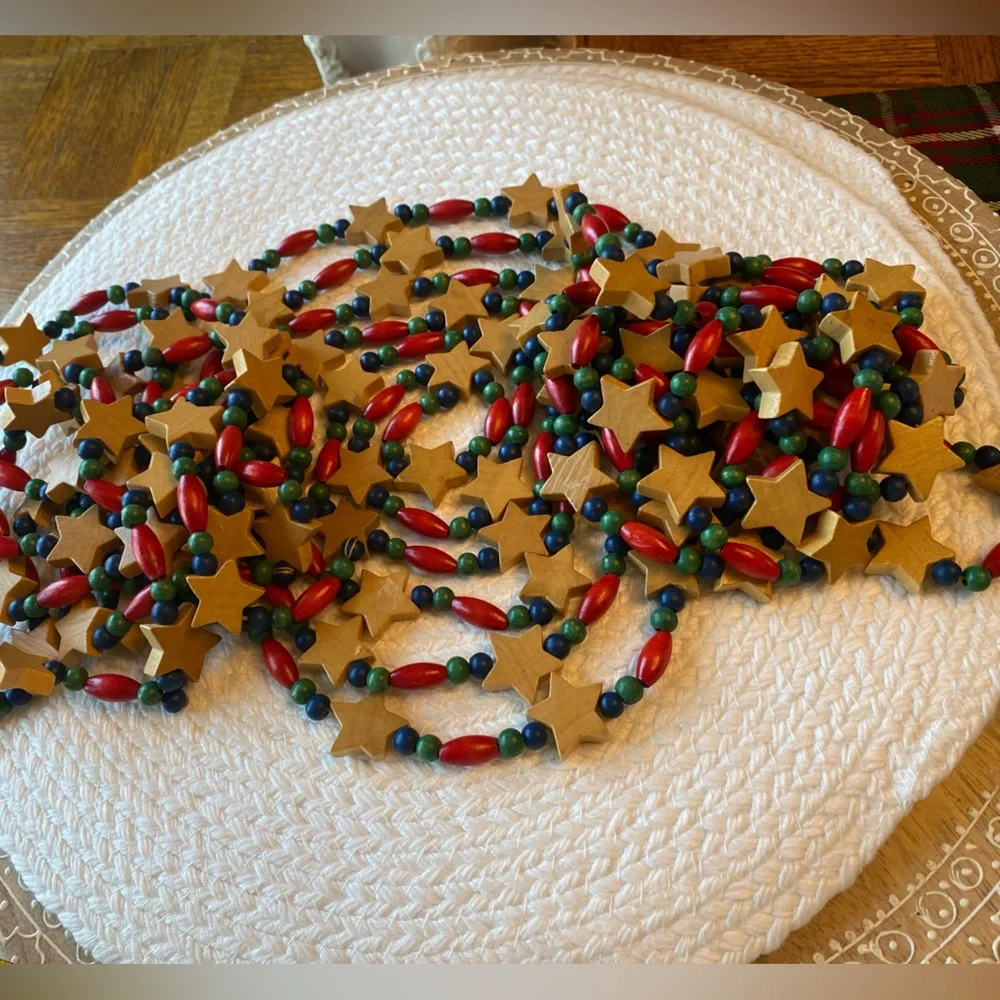 Source Unknown vibrant necklace
